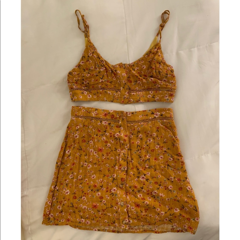 Two piece tobi skirt crop set